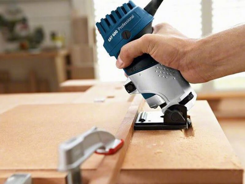 Những nguyên tắc an toàn khi sử dụng máy phay gỗ cầm tay